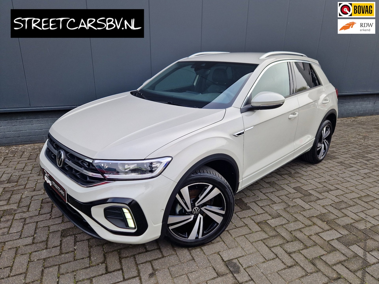 Volkswagen T-Roc - 1.5 TSI DSG 150PK R-Line /IQ Drive /IQ Light /Keyless - AutoWereld.nl