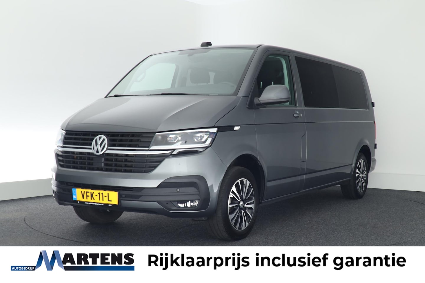 Volkswagen Transporter - 2.0 TDI 150pk DSG L2H1 DC Highline Trekhaak Camera Led Navigatie - AutoWereld.nl
