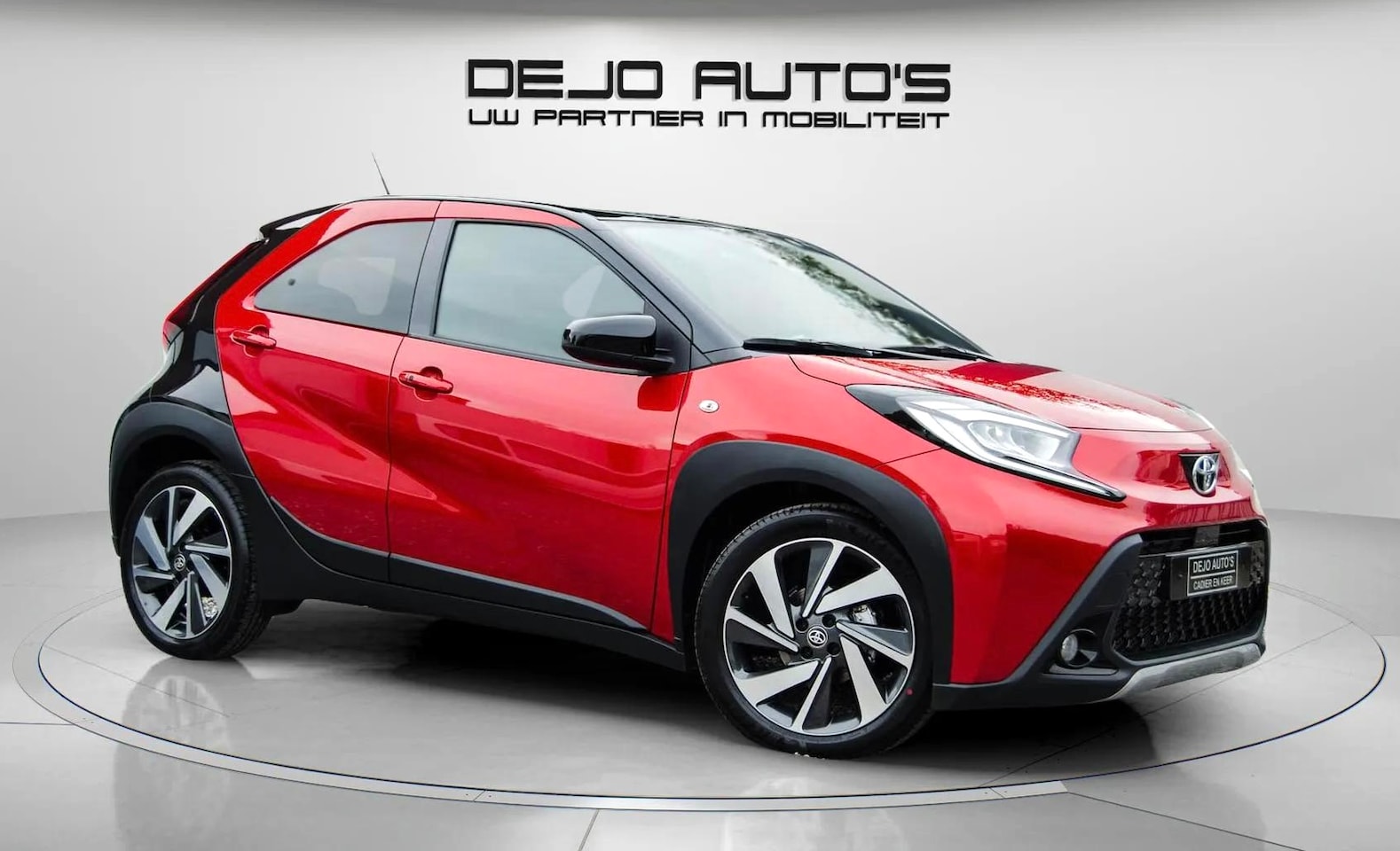 Toyota Aygo X - 1.0 VVT-i MT LIMITED BI-TONE NAVI LEDER PDC-V+A LED 18 INCH ADAPTIVE CRUISE CONTROL 1e Eie - AutoWereld.nl