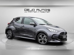 Toyota Yaris - 1.5 HYBRID TEAM DYNAMIC NAVI-CARPLAY LED CAMERA WINTER PACK