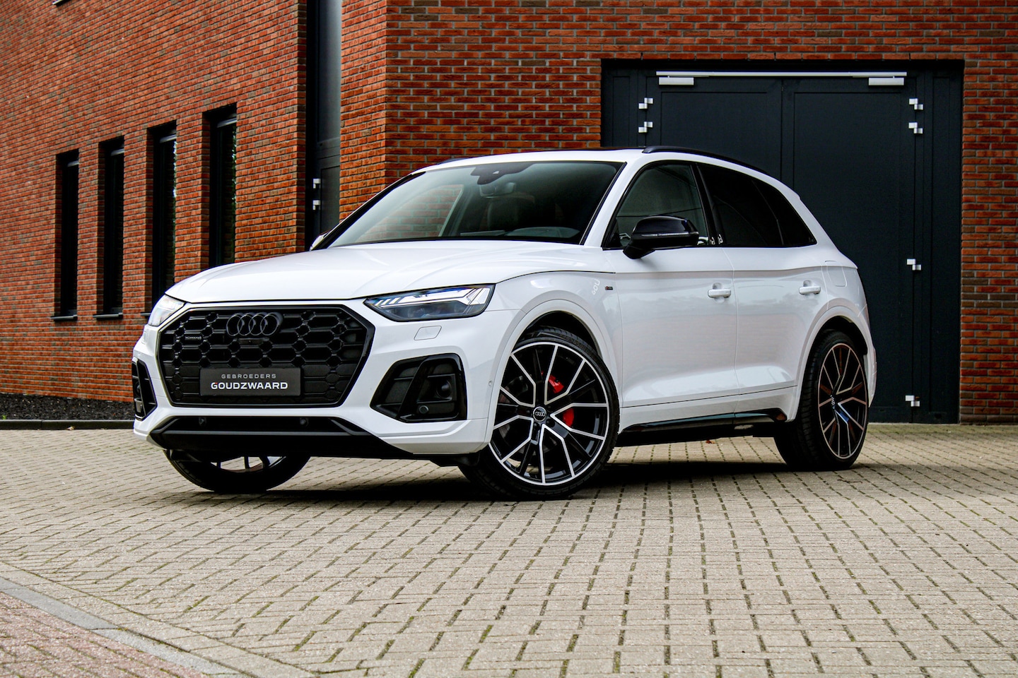Audi Q5 - 55 TFSI e S edition | Pano | Luchtvering | Head-up | Memory | B&O | Top view - AutoWereld.nl