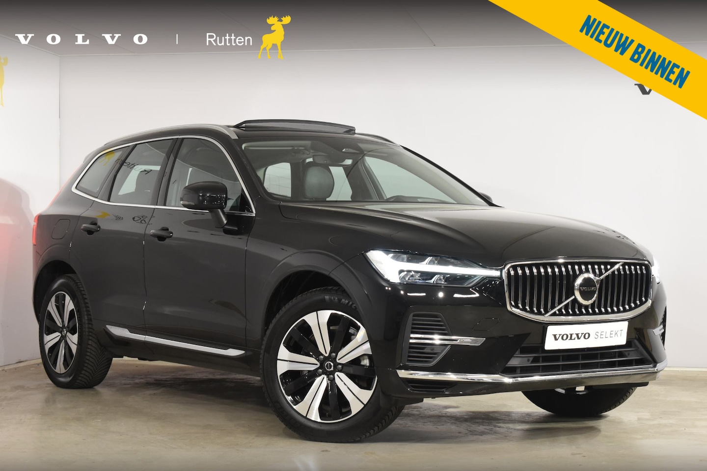 Volvo XC60 - T6 350PK Plug-in Hybrid AWD Plus Bright / Navigatie / Elektrisch glazen schuif-kanteldak / - AutoWereld.nl