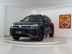 Volkswagen Tiguan - 1.5 eHybrid R-Line Edition 272PK | NL AUTO | Pano | Trekhaak | 360 | IQ | Fabrieksgarantie