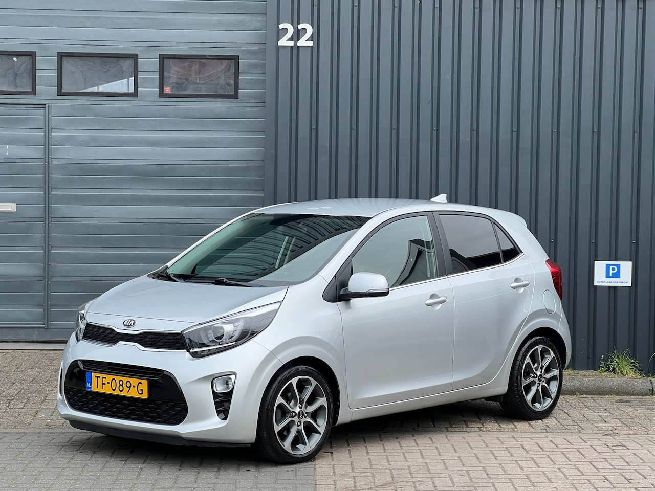 Kia Picanto - 1.0 CVVT Design Edition|1e Eigenaar|Camera|Navi|Clima| - AutoWereld.nl