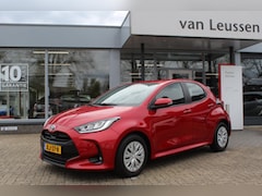 Toyota Yaris - 1.5 HYBRID 115 BUSINESS DODEHOEK KEYLESS PARK.SENSOREN DRAADLOOS-LADEN AD-CRUISE APPLE/AND