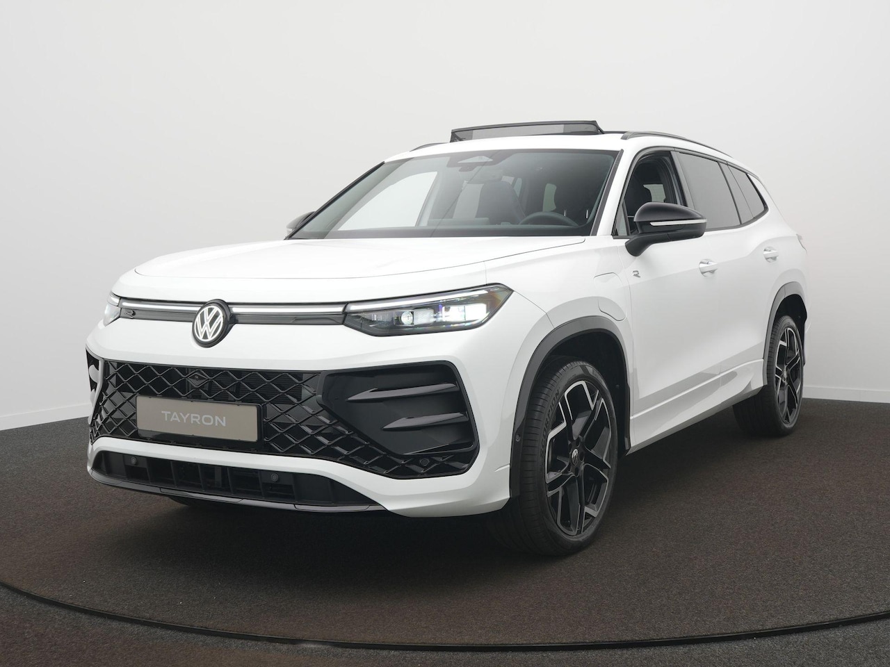 Volkswagen Tayron - R-Line Edition 1.5 eHybrid 150 kW / 204 PK SUV 6 v - AutoWereld.nl