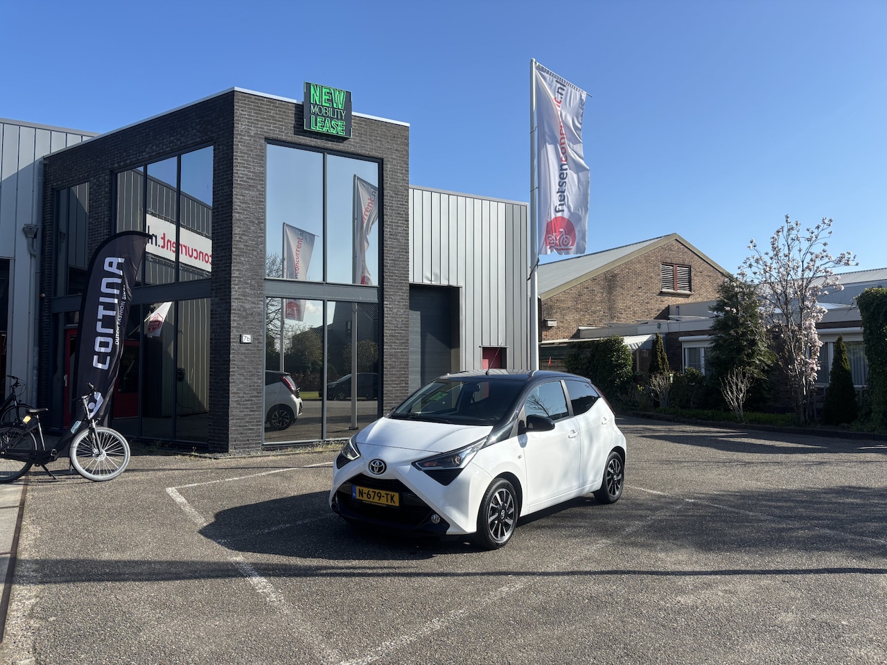 Toyota Aygo - 1.0 VVT-i x-cite ultimate Two Tone - AutoWereld.nl