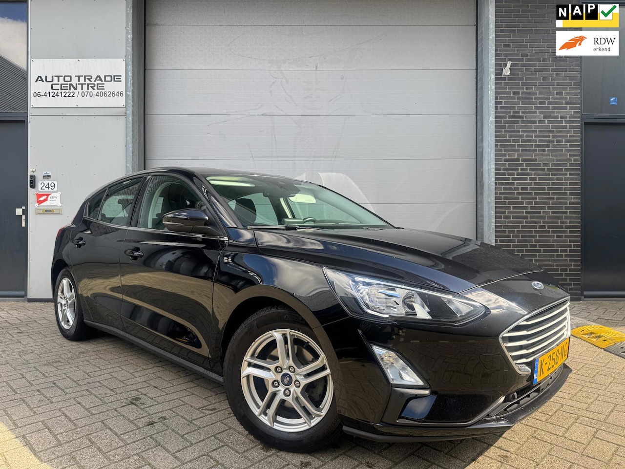 Ford Focus - 1.0 EcoBoost Trend Edition Business [Camera|Carplay|Lane assist|Draadloos laden|Dealer OH] - AutoWereld.nl