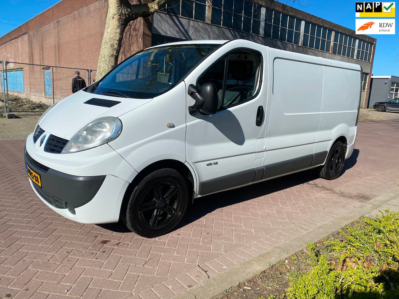 Renault Trafic - 2.0 dCi T29 L2H1 / Airco / Cruise Control / 6 Bak / Navigatie / 88KW=114PK / 2011 / Euro5 - AutoWereld.nl
