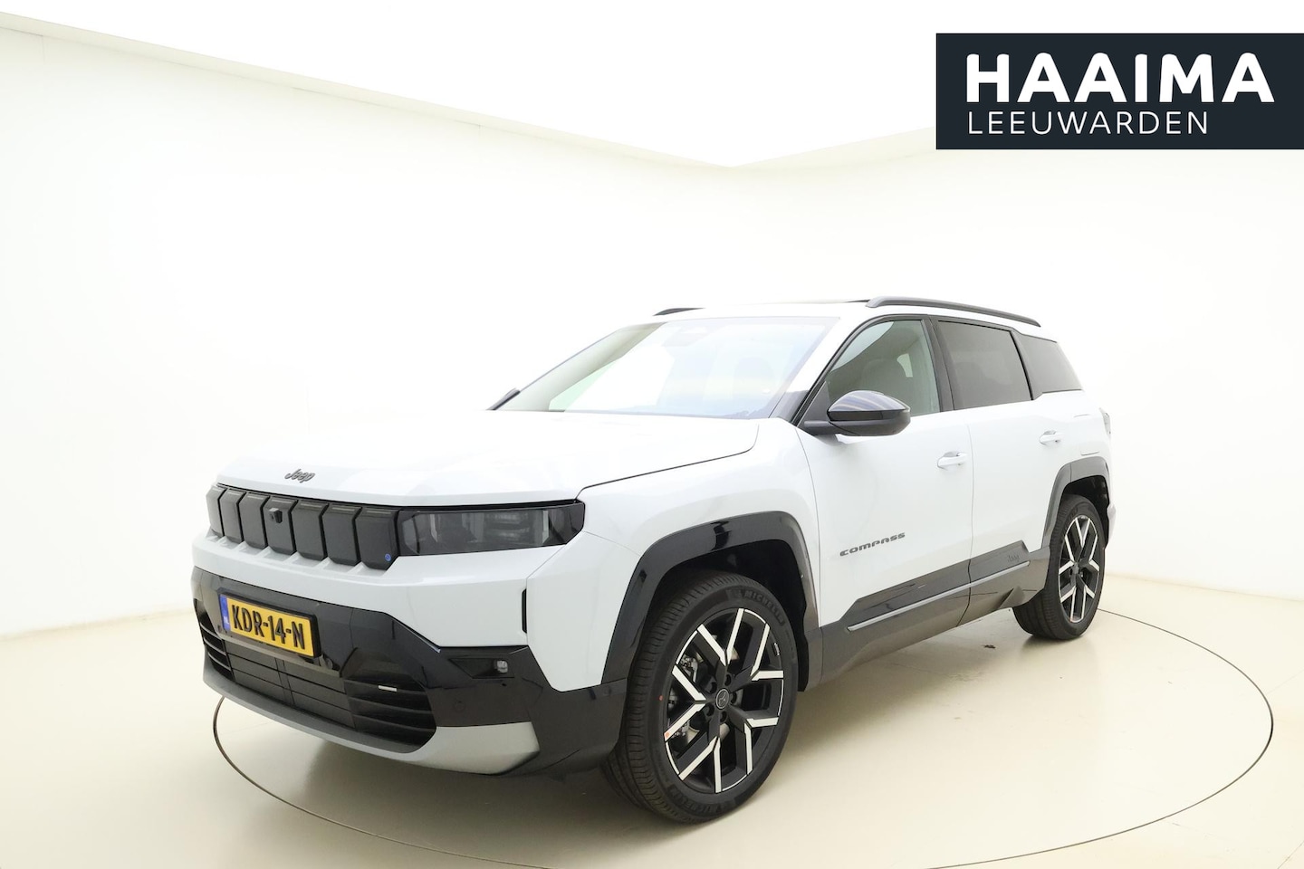 Jeep Compass - First Edition 74 kWh | DEMO | Stoelmassage | Stoel verwarming/ventilatie | HUD | Panoramad - AutoWereld.nl