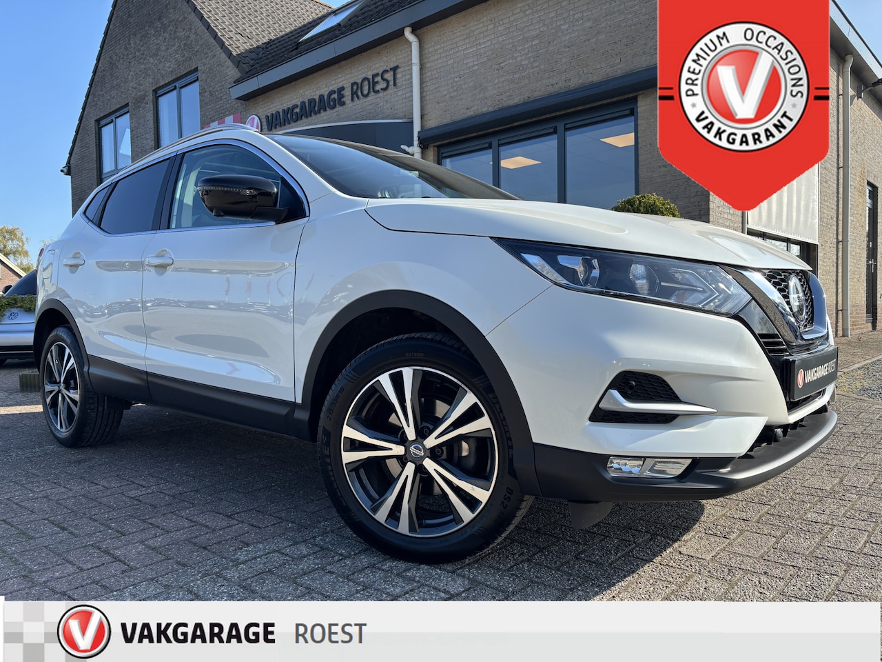 Nissan Qashqai - 1.2 Turbo N-Connecta Trekhaak / Panoramadak / 360-Camera - AutoWereld.nl