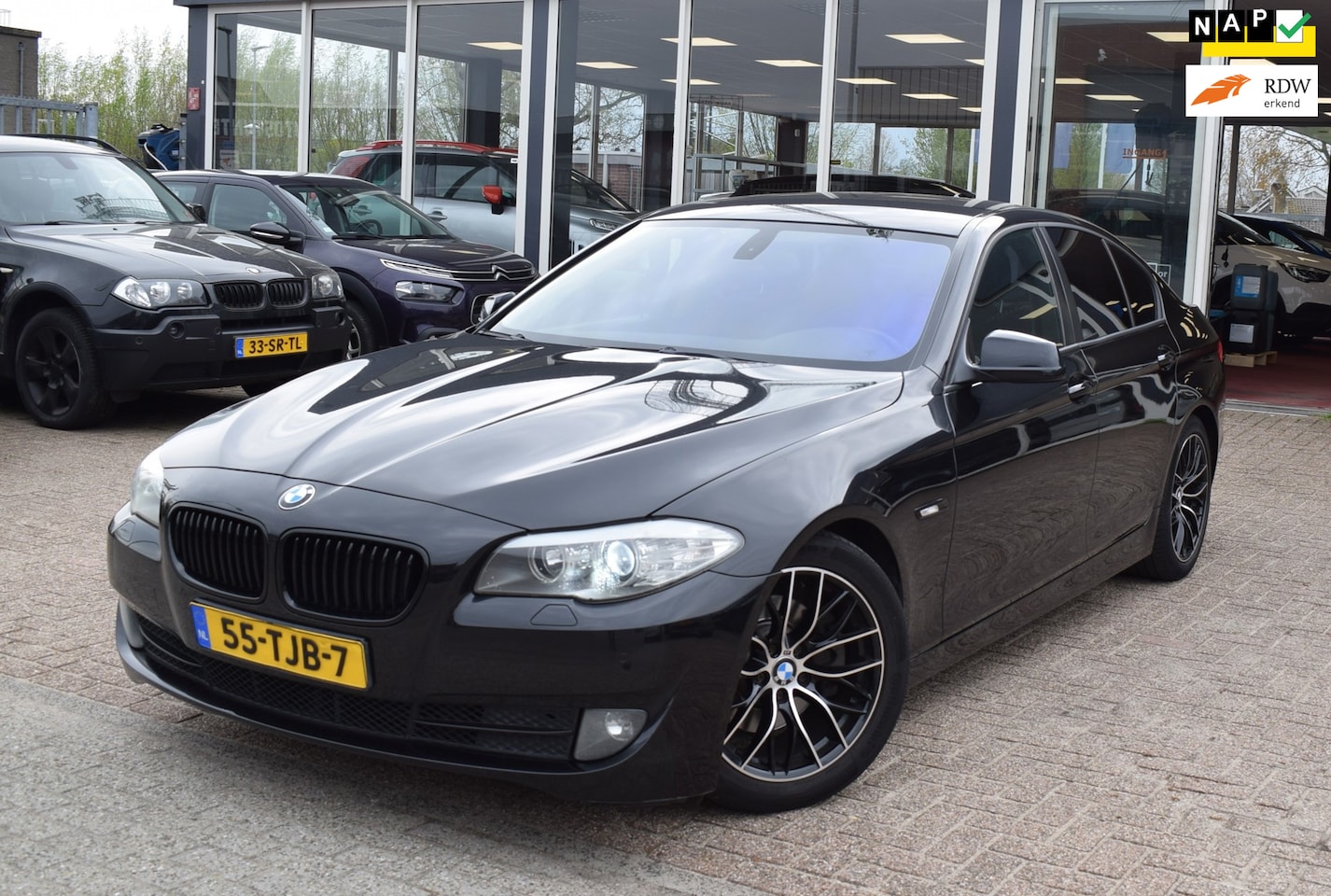 BMW 5-serie - 520d Executive | NAVIGATIE | CLIMATE CONTROL | CRUISE CONTROL | AUTOMAAT | LEDER| DIGITALE - AutoWereld.nl