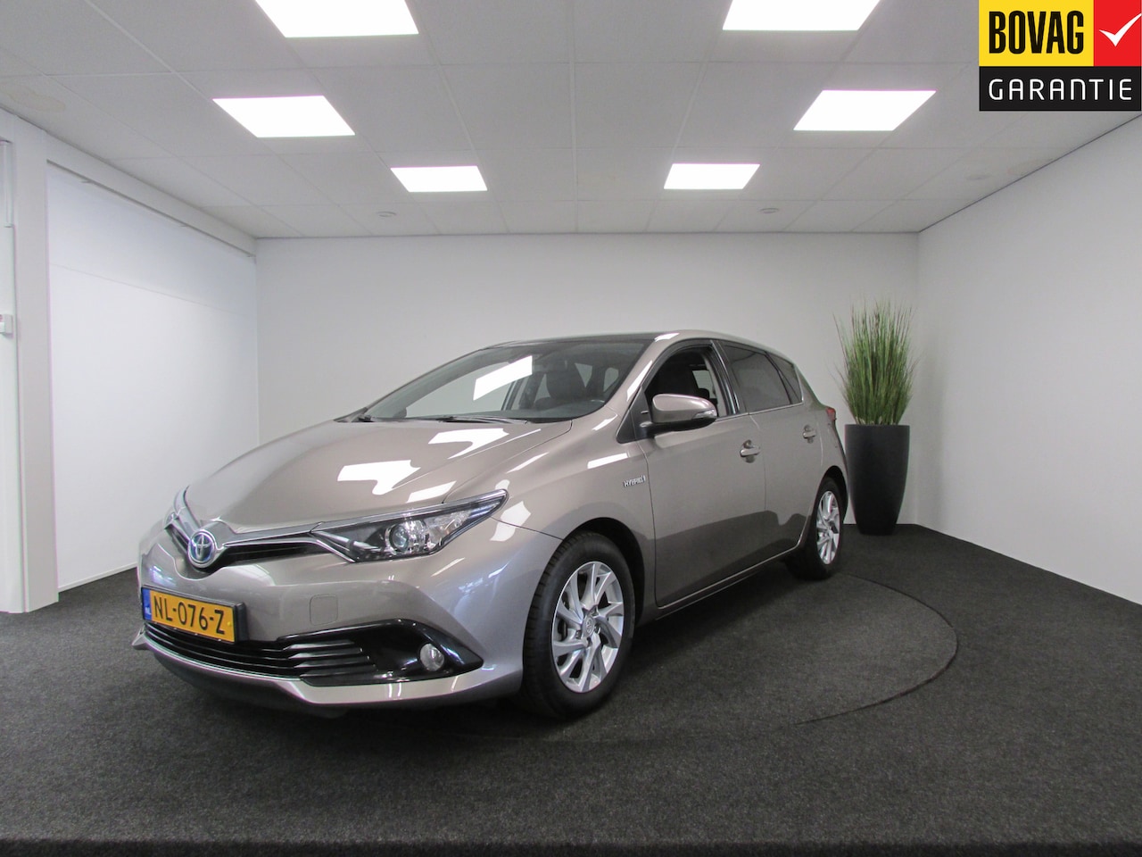 Toyota Auris - 1.8 Hybrid I Achteruitrijcamera I Navigatie I BOVAG-Garantie I - AutoWereld.nl