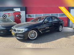 BMW 5-serie - 520i High Executive Edition TREKHAAK / CARPLAY / LEDER / STOELVERW / FULL LED / NAVI / CLI