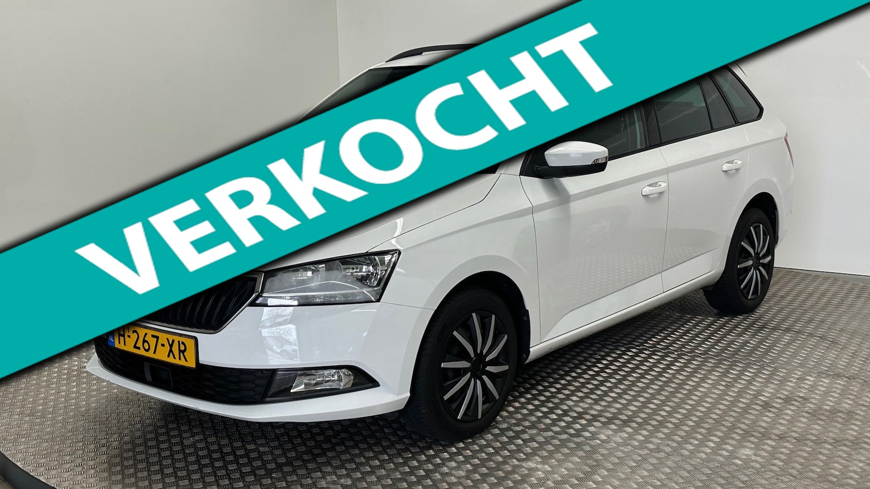 Skoda Fabia Combi - 1.0 TSI Ambition benzine navigatie parkeersensoren airco carplay android cruisecontrole tr - AutoWereld.nl