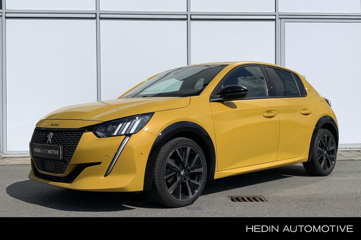 Peugeot 208 - 1.2 100PK GT Pack | Trekhaak | Navigatie | Full Led | Keyless Entry | Camera | Stoelverw.| - AutoWereld.nl