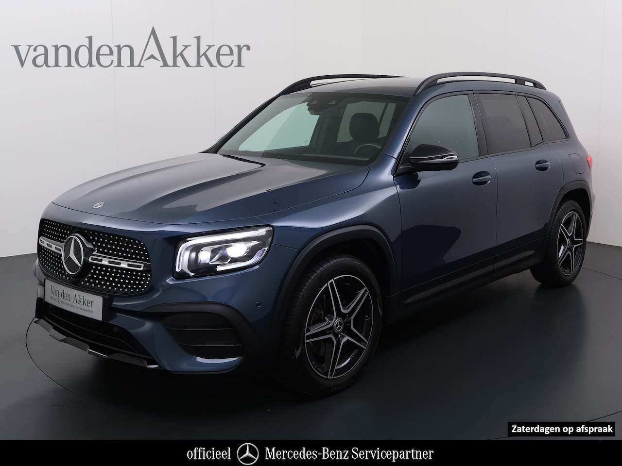 Mercedes-Benz GLB - 200 AMG 7-zits // Camera // Sfeerverlichting // Augmented Reallity // Alarm // Nightpakket - AutoWereld.nl