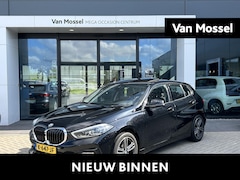 BMW 1-serie - 118i Executive Edition AUTOMAAT | PANORAMADAK | CLIMATE CONTROL | NAVIGATIE