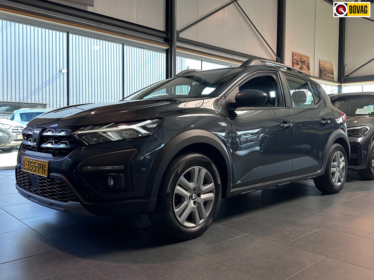 Dacia Sandero Stepway - 1.0 TCe 100 Bi-Fuel Comfort|1e eigenaar|Trekhaak|Camera|Naviagatie|Cruise Control - AutoWereld.nl