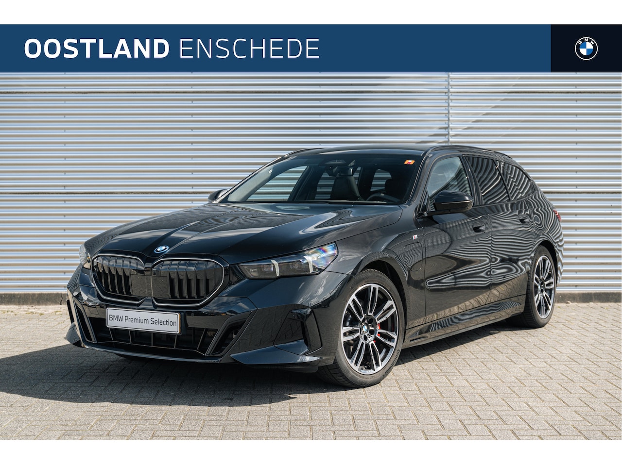 BMW 5-serie Touring - 530e M Sport Automaat / Panoramadak / Bowers & Wilkins / M Multifunctionele Stoelen / Adap - AutoWereld.nl