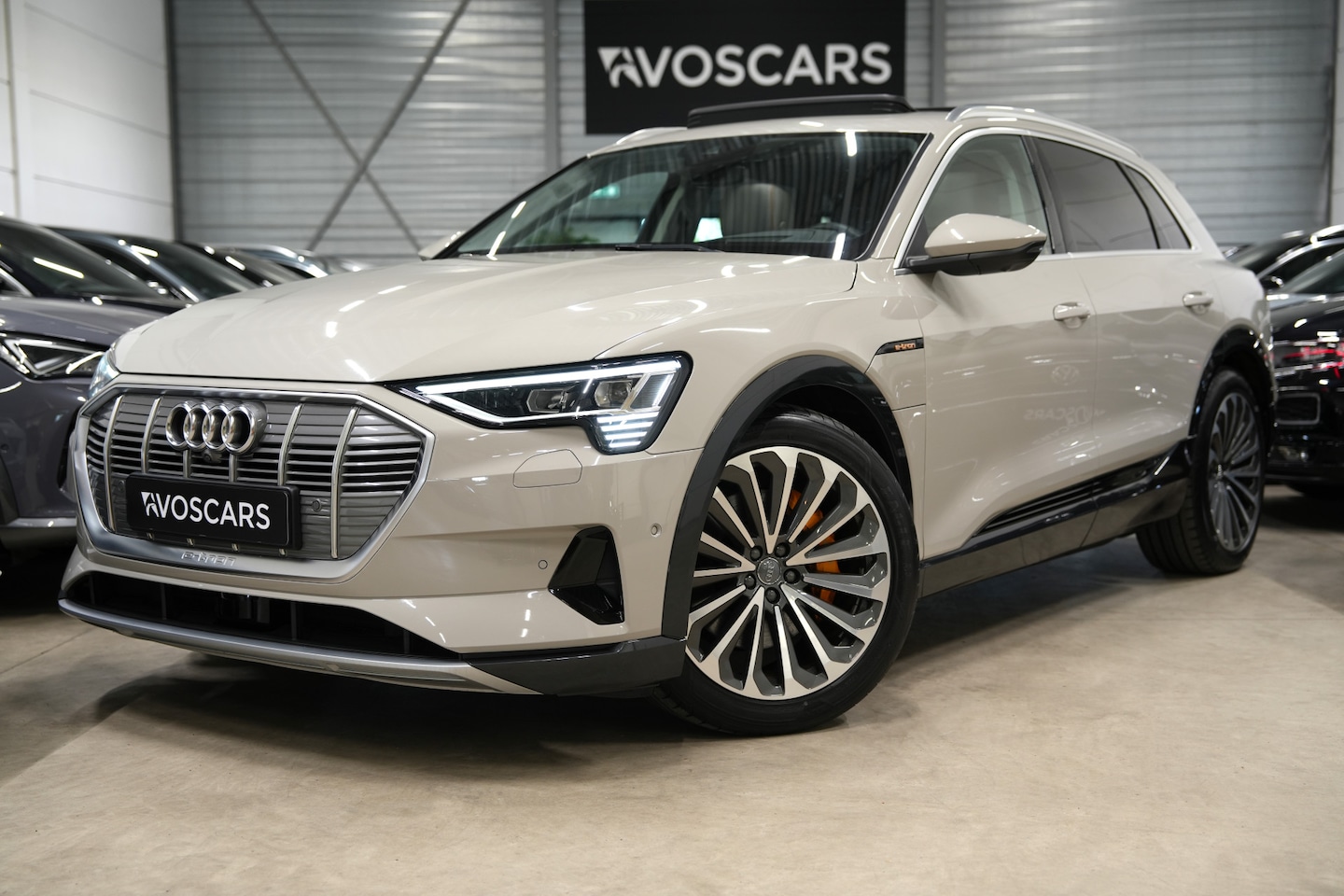 Audi e-tron - e-tron 55 quattro 95 kWh * Pano - 360° Cam - B&O - HUD - Matrix - Keyless - 21" - Sfeer - - AutoWereld.nl
