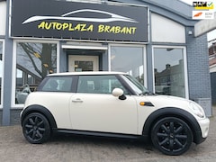 MINI One - 1.4 AIRCO/ PARROT/ 17 INCH/ ISO/ NAP