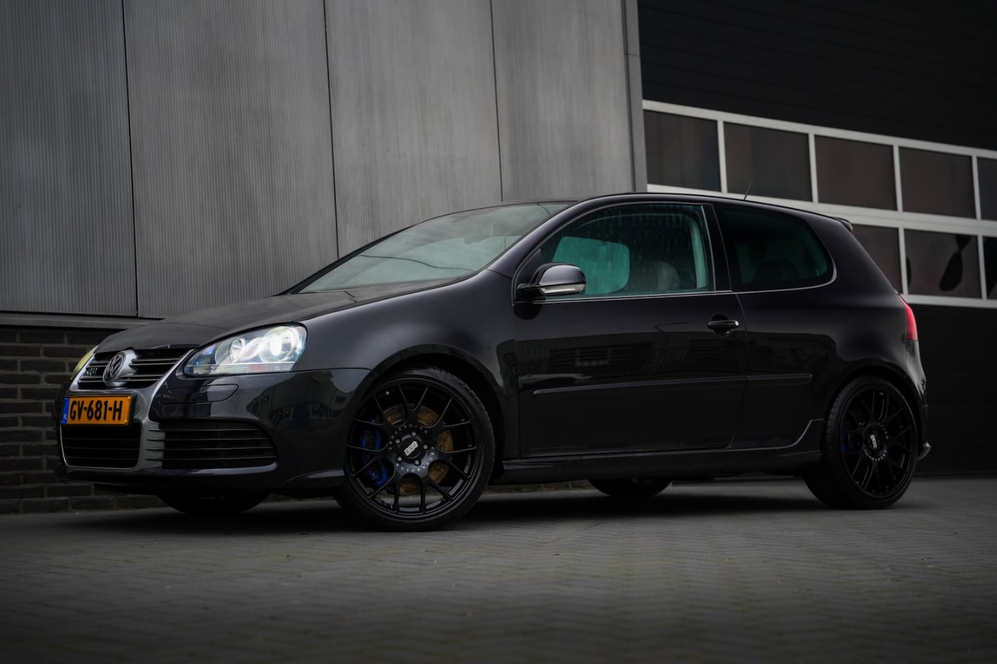 Volkswagen Golf - 3.2 R32 / 4Motion/ Handgeschakeld/ M6A-Int./ Bi-Xenon/ Leder/ Stoelverw./ BBS/ 19''LMV - AutoWereld.nl