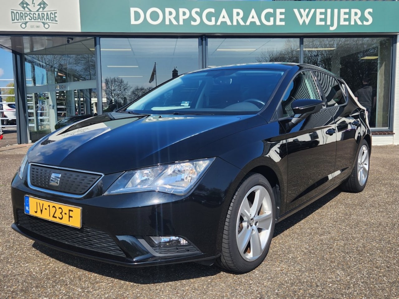 SEAT Leon - 1.0 Style Connect, Navigatie, 17 inch, Parkeersensoren, Getint g - AutoWereld.nl