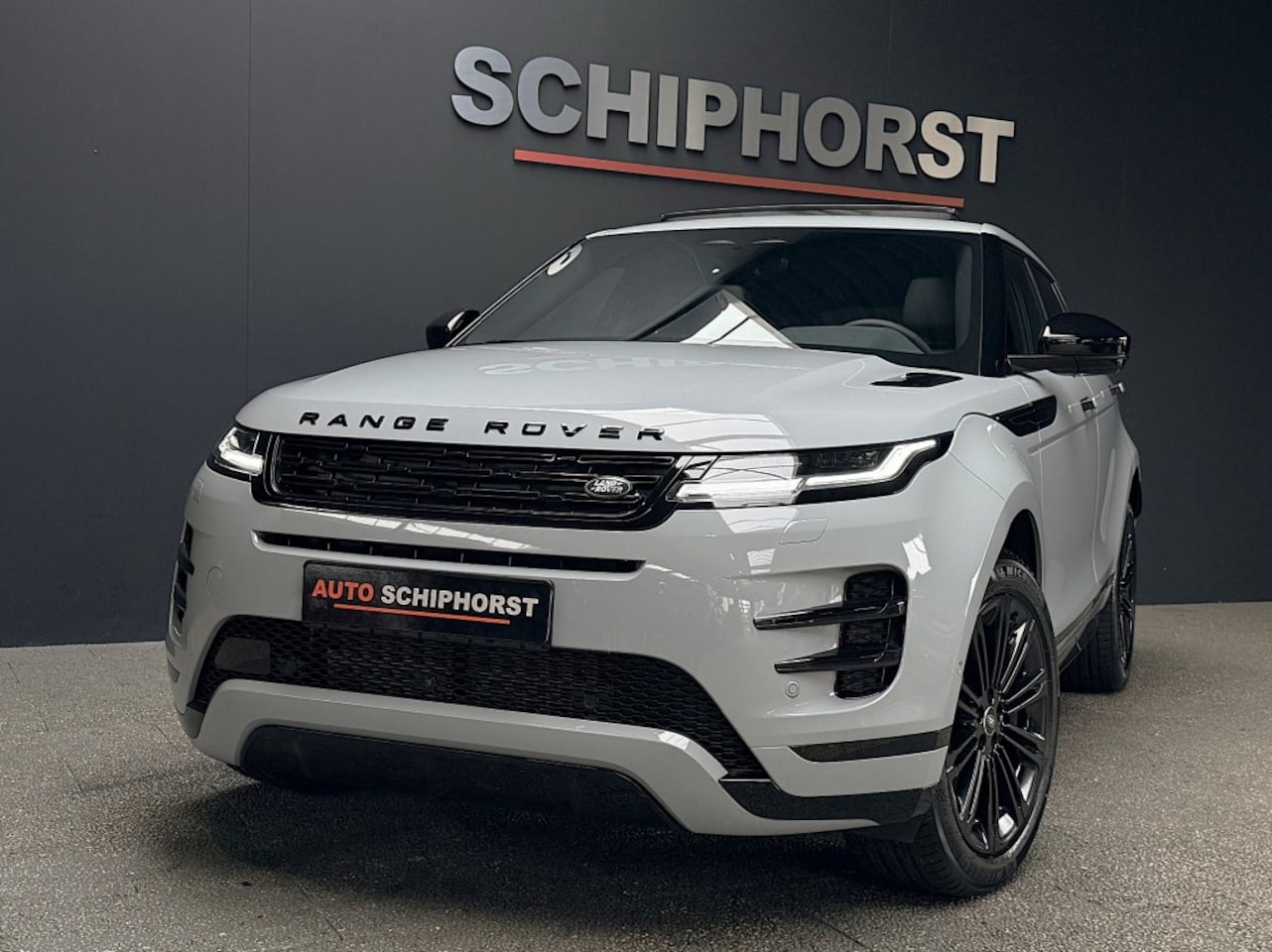 Land Rover Range Rover Evoque - P270e Dynamic SE /black-pack/arroios Grey/schuifkanteldak/360 camera - AutoWereld.nl