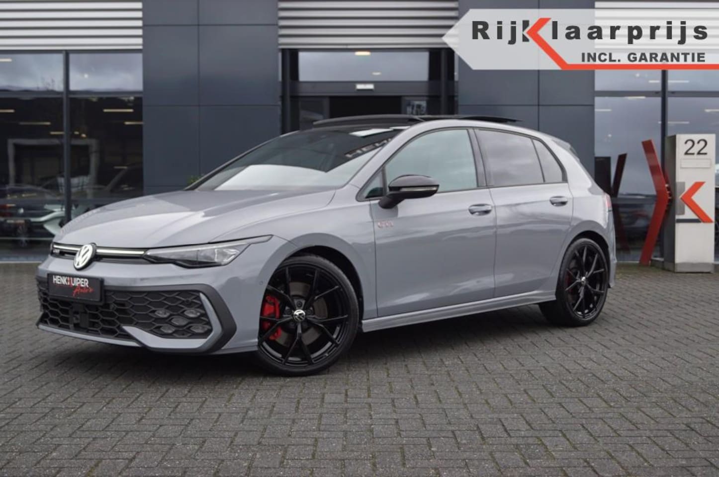 Volkswagen Golf - GTI DSG 265pk Facelift / Panodak / Black/ 19 Inch/ IQ LED Matrix/ Harman Kardon/ Camera - AutoWereld.nl