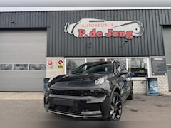 Lynk & Co 01 - 1.5 Hybrid Black Style Trekhaak Panoramadak Zwarte hemel 360cam erg mooi