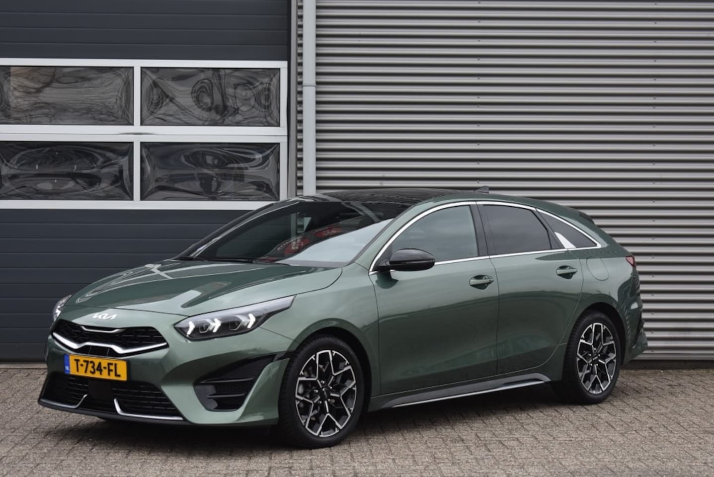 Kia Pro cee'd - 1.5 T-GDI GT-LINE / STUURVERWARMING / PANO / APPLE CARPLAY - AutoWereld.nl