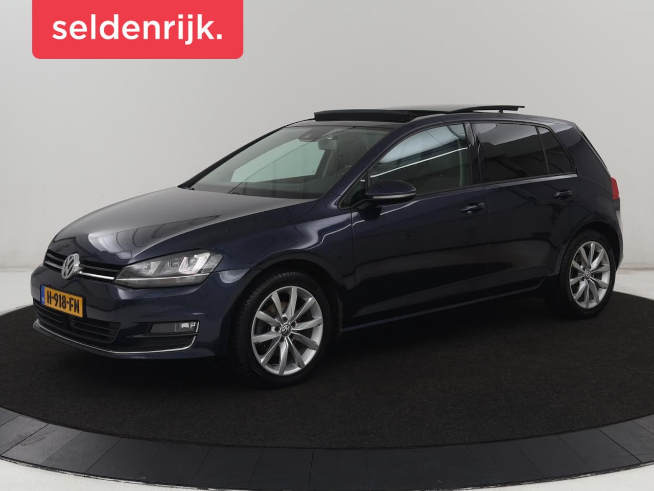 Volkswagen Golf - 1.4 TSI ACT Connected Series | Panoramadak | Stoel & Stuurverwarming | Automaat | Carplay - AutoWereld.nl