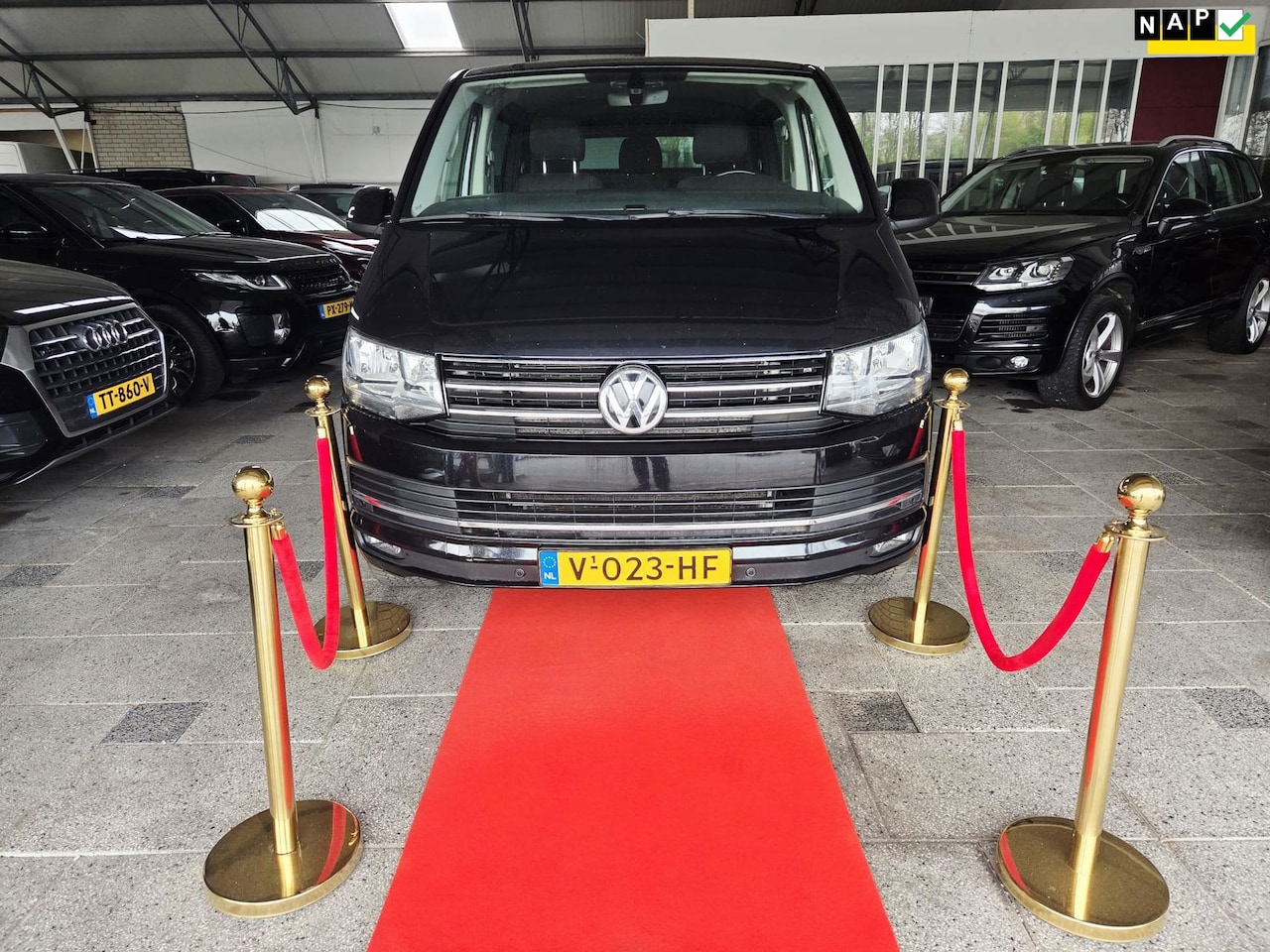 Volkswagen Transporter - 2.0 TDI 103kW LONG 6PERSON EURO6! - AutoWereld.nl