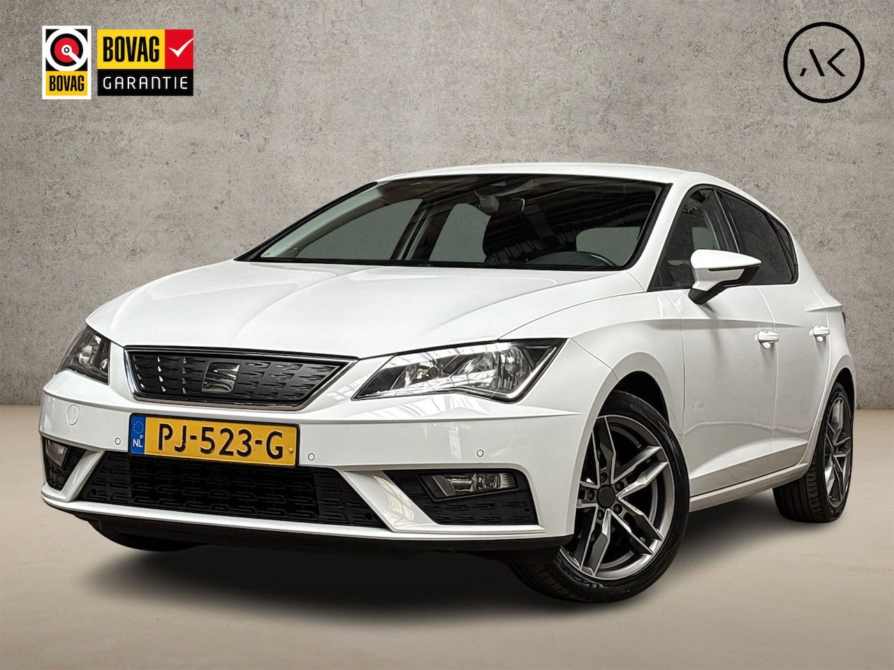 SEAT Leon - 1.0 TSI Intense Sport (APPLE CARPLAY, NAVIGATIE, CLIMATE, GETINT GLAS, SPORTSTOELEN, KEYLE - AutoWereld.nl