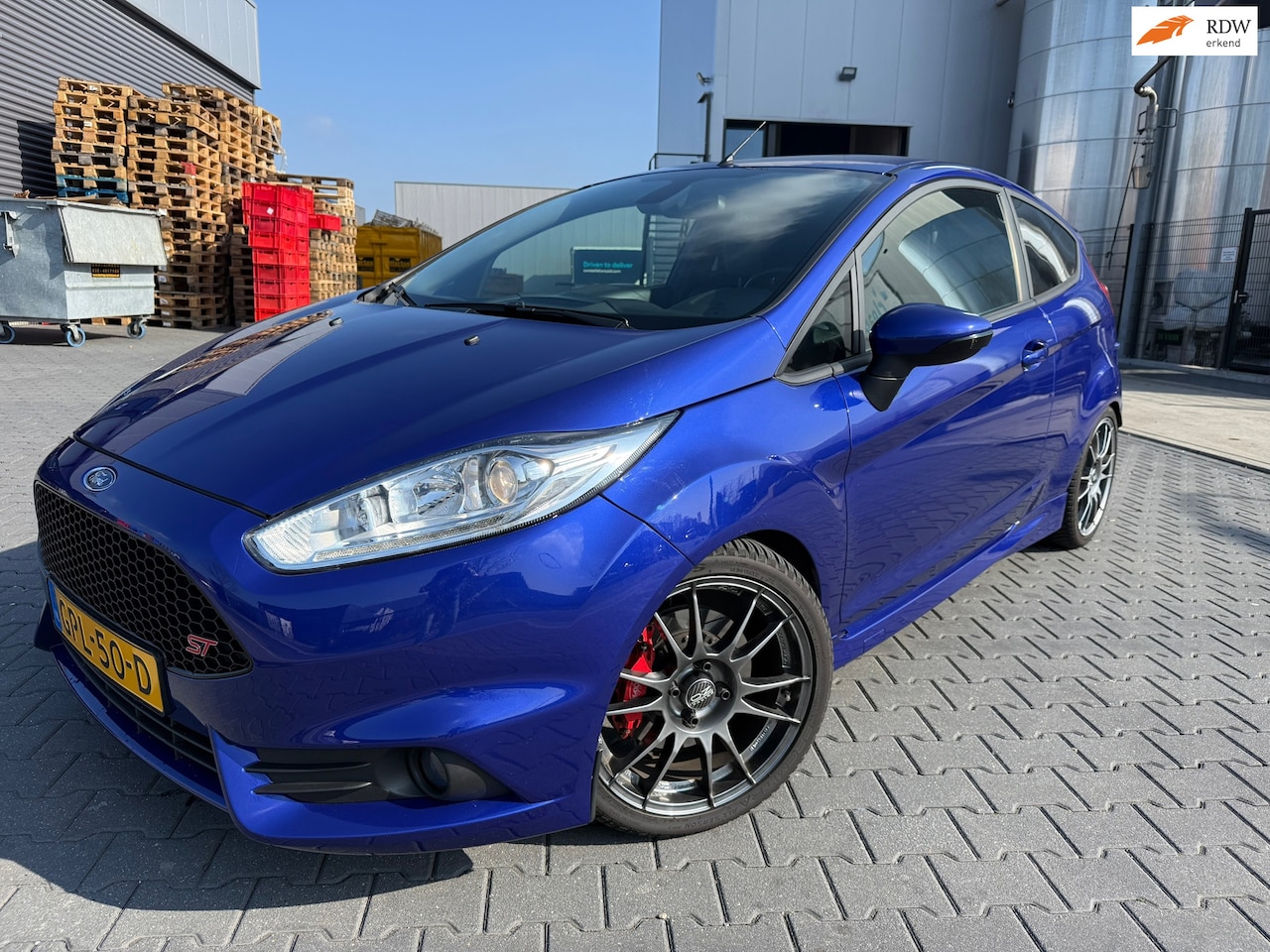 Ford Fiesta - 1.6 ST2 2016/XENON/LED/KEYLESS/RECARO SCHAALSTOELEN/CAMERA/BOMVOL/DEALER ONDERHOUDEN/ZEER - AutoWereld.nl