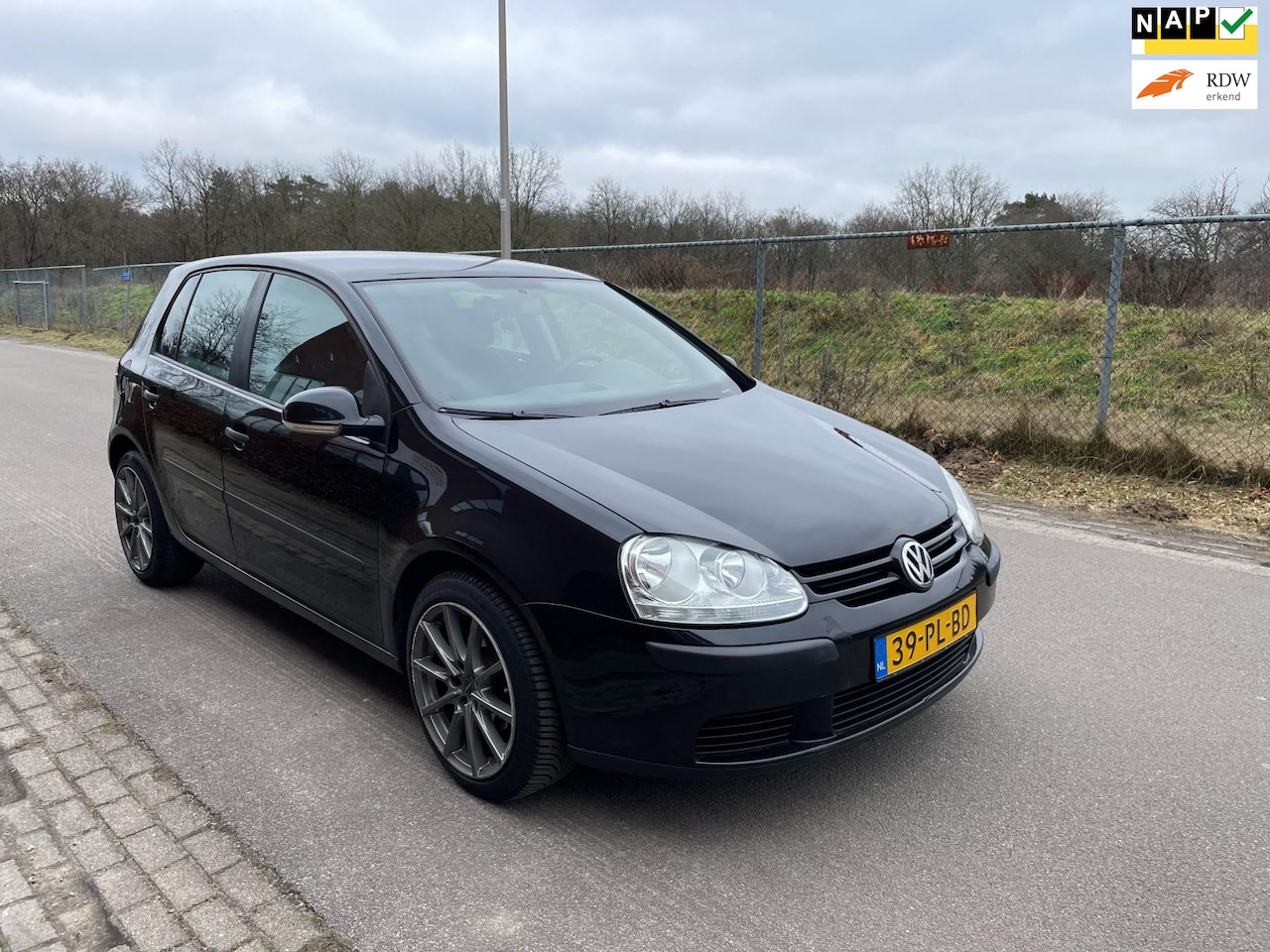 Volkswagen Golf - 1.6 FSI Trendline [ Automaat niet 100%] - AutoWereld.nl