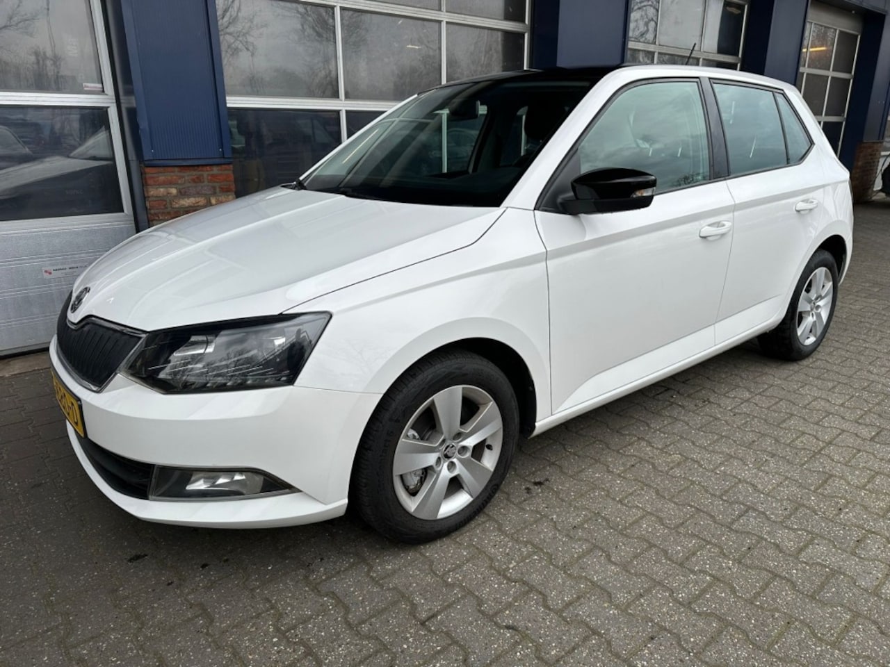 Skoda Fabia - 1.2 TSI AMBITION BUSINESS. Automaat, Carplay, Navi  ALL IN prijs! - AutoWereld.nl