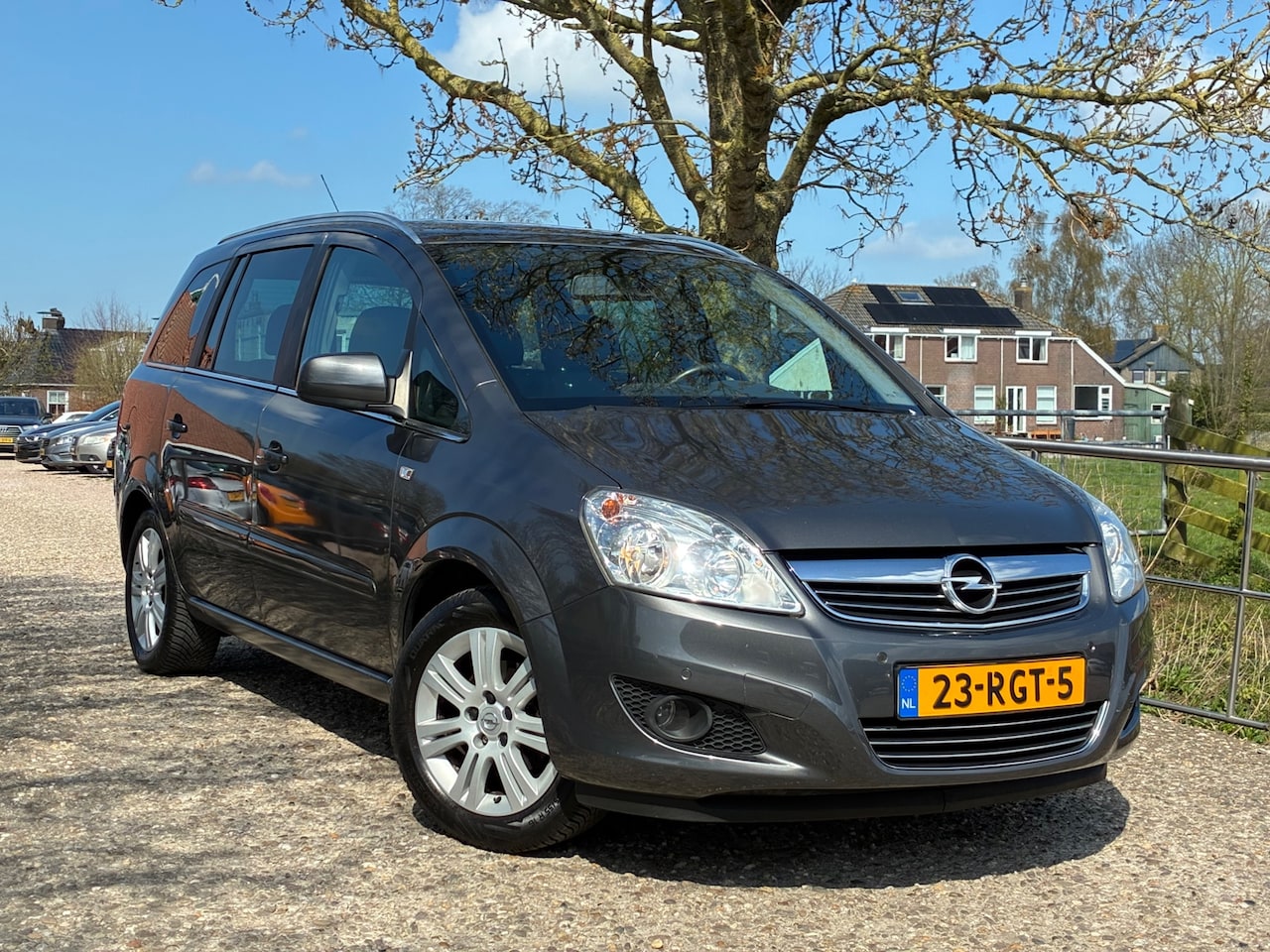Opel Zafira - 1.8 Cosmo 7 Pers. | Leder + Cruise + Clima nu € 5.975,-!!! - AutoWereld.nl