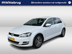 Volkswagen Golf - 1.2 TSI Connected Series / Trekhaak / DSG / Navigatie / Stoelverwarming