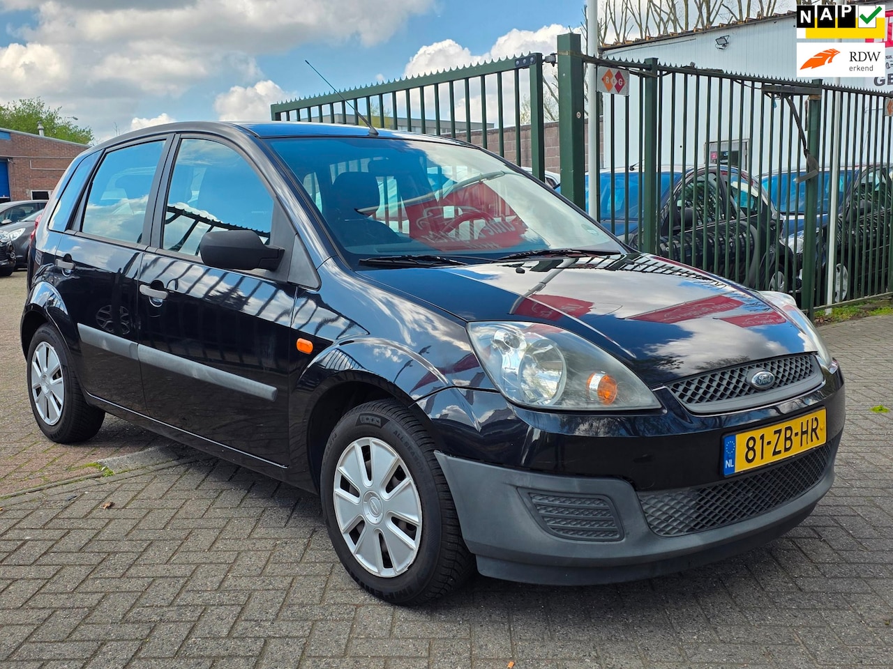 Ford Fiesta - 1.3-8V Cool & Sound Airco 5 deurs elektrische ramen cv op afs - AutoWereld.nl