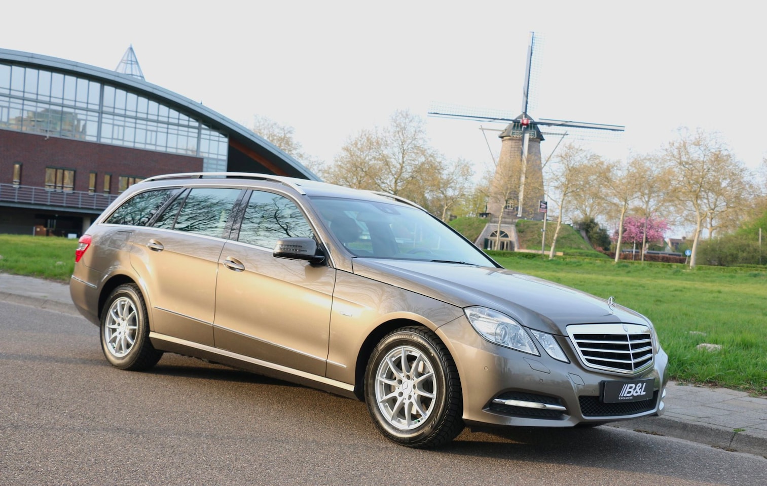 Mercedes-Benz E-klasse Estate - 200 CGI Aut 184Pk Avantgarde Full Option 1e Eigenaar Top Staat Champagne kleur YoungTimer - AutoWereld.nl