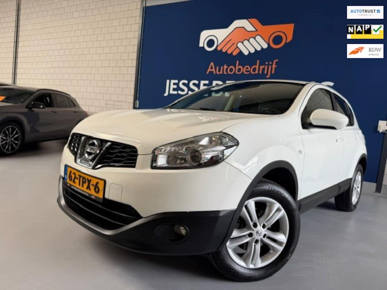 Nissan Qashqai - 2.0 Connect Edition 4WD / bj.2012 / navigatie / camera / sportvelgen / airco /NAP met 1640 - AutoWereld.nl