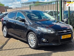 Ford Focus - 1.6 EcoBoost Titanium Start stop Airco cruis control stoelverwarming trekhaak parkeer sens