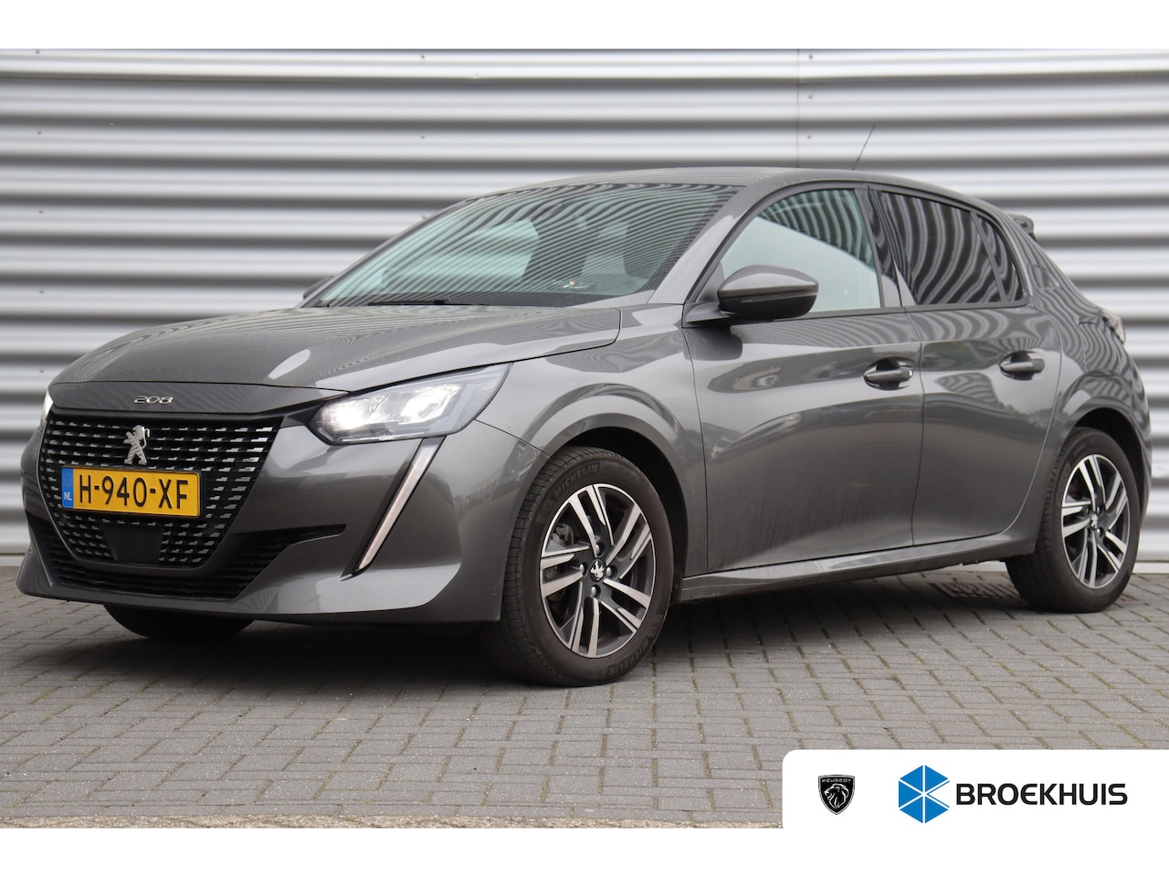 Peugeot 208 - 1.2 PURETECH 100PK ALLURE PACK AUTOMAAT / NAVI / LEDER / CLIMA / FULL-LED / PDC / 16" LMV - AutoWereld.nl