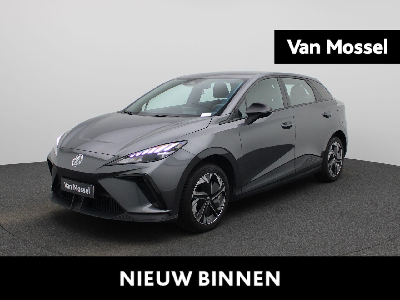 MG MG4 - 51 kWh Standard | Automaat | Climate Control | Apple Carplay / Android Auto | Lage km stan - AutoWereld.nl