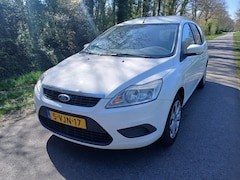 Ford Focus Wagon - 1.6 TDCI Trend |AIRCO+CRUISE+GRIJSKENTEKEN|