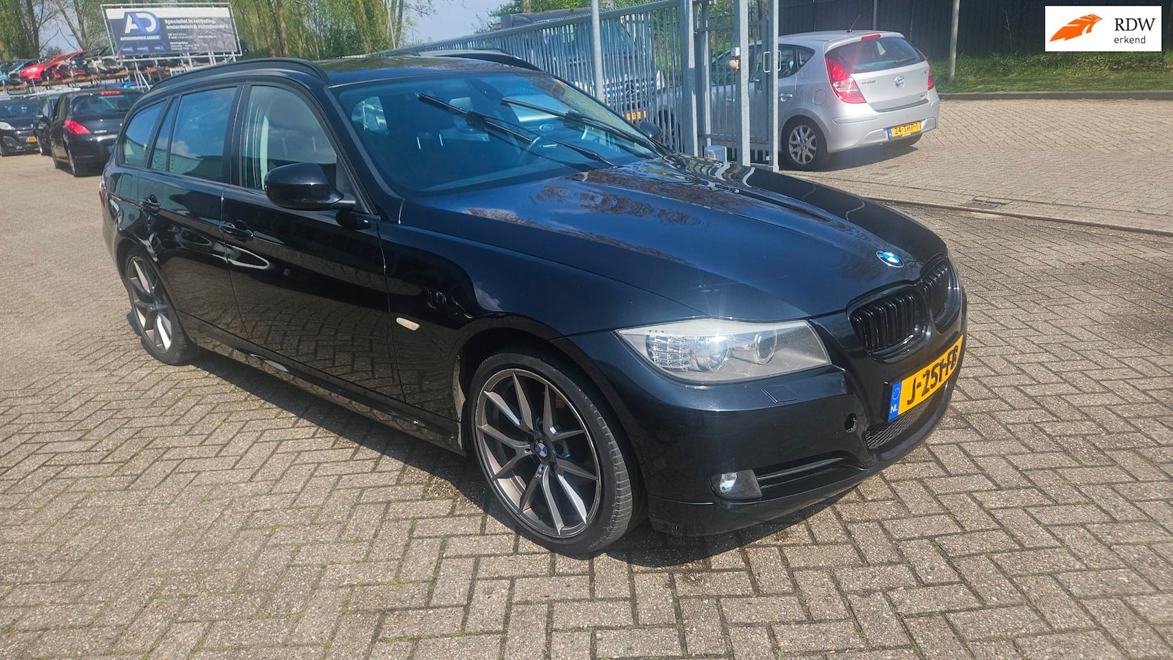 BMW 3-serie Touring - 318i High Executive M. MOTORSCHADE. - AutoWereld.nl