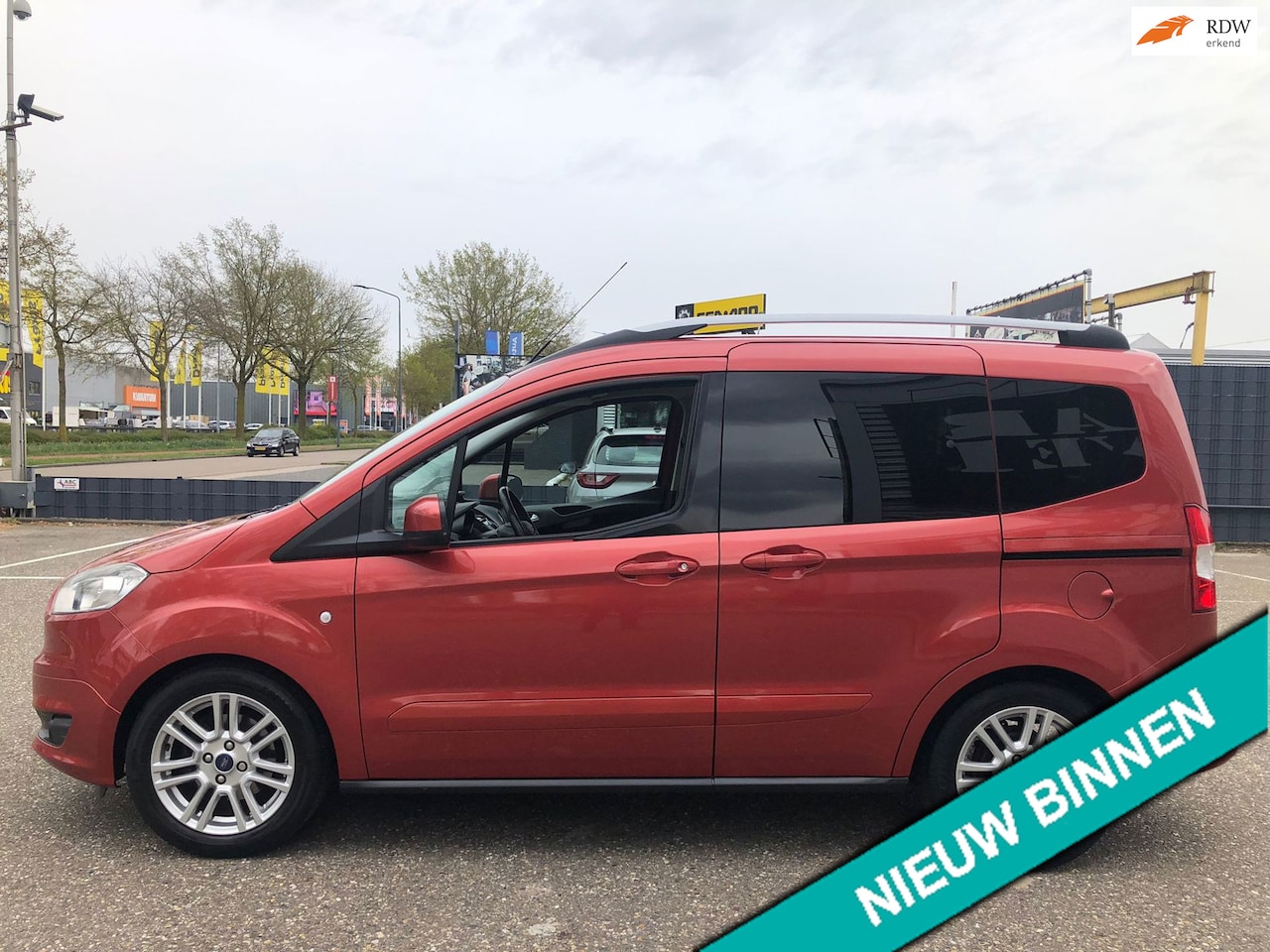 Ford Tourneo Courier - 1.0 Titanium NWE DISTR,SET - AutoWereld.nl