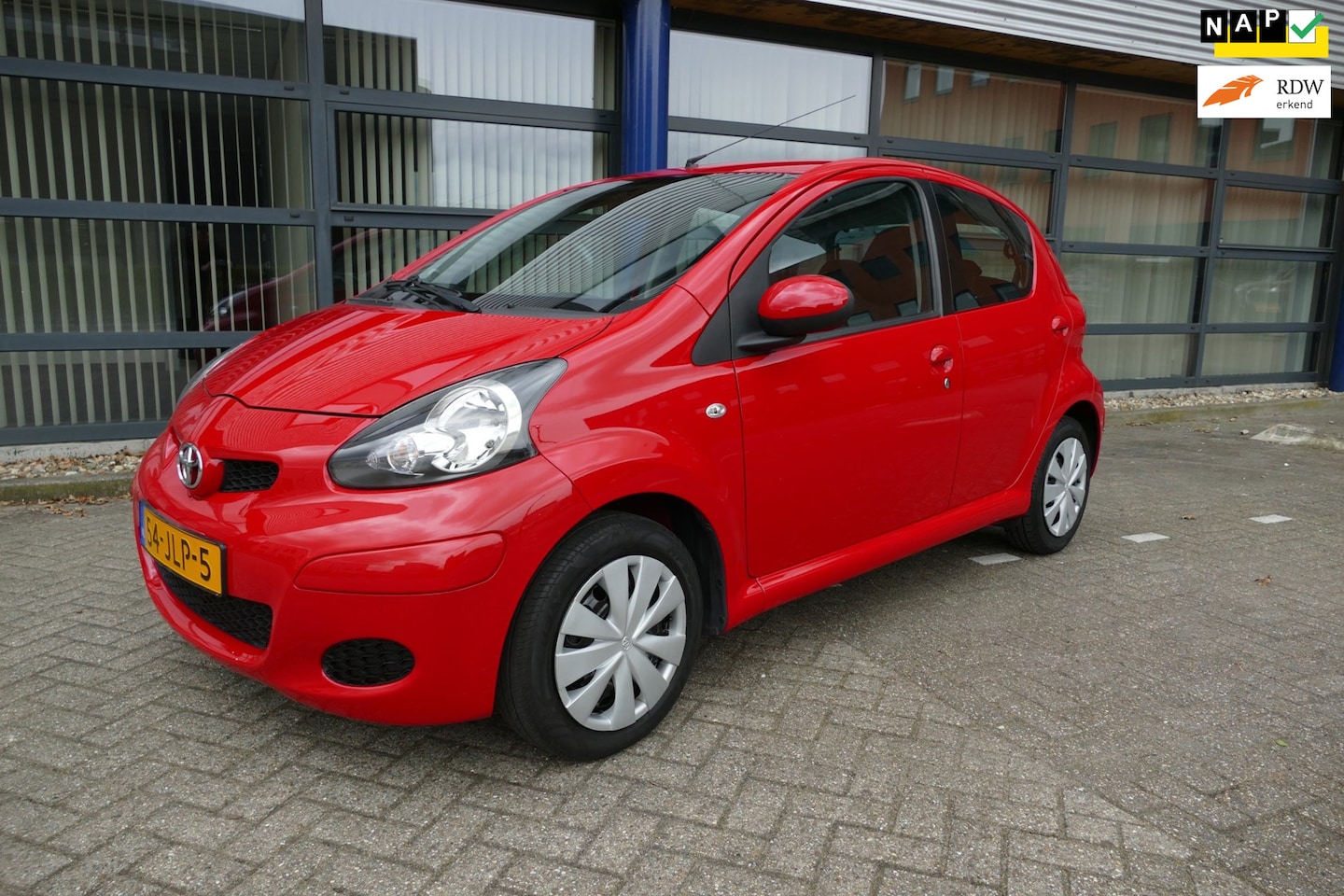 Toyota Aygo - 1.0-12V Comfort Apk 13-04-2027 53214KM NAP - AutoWereld.nl